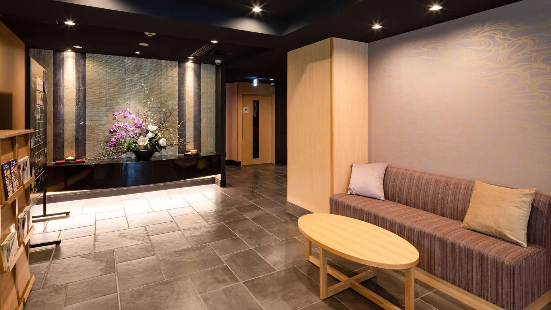 Comfort Inn Kyoto Shijokarasuma